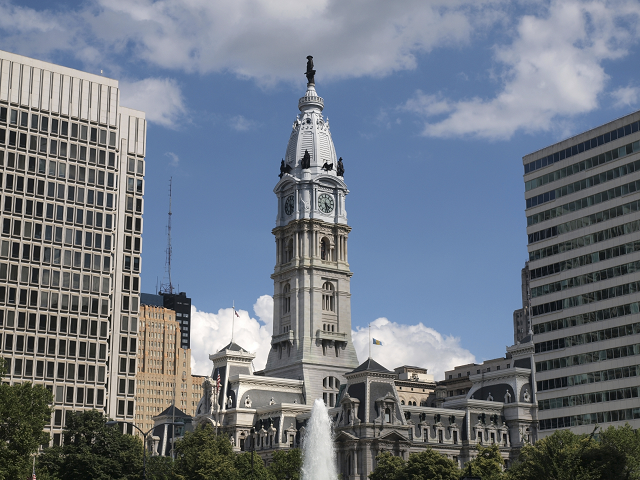 skyline photograph of philadelphia city hall
