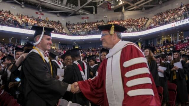 20130516_commencement_jvl_025_1