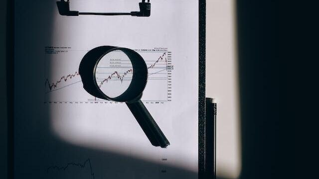 black-magnifying-glass
